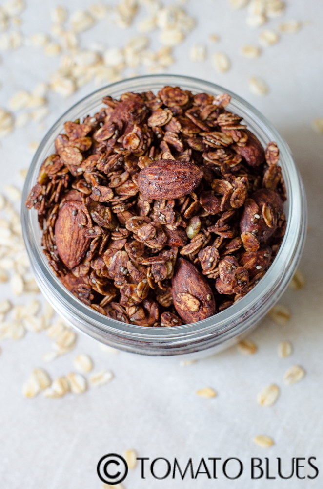 almond chia granola