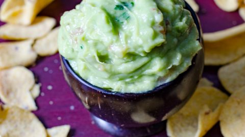 perfect chipotle style guacamole