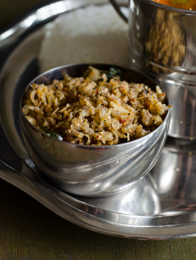 vazhakkai podi curry