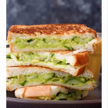 Guacamole sandwich