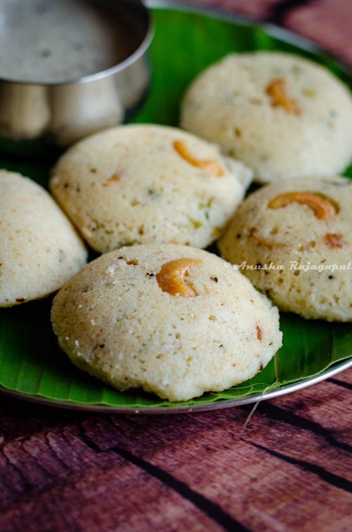 rava idli- steamed semolina savory cakes served on a plantain leaf