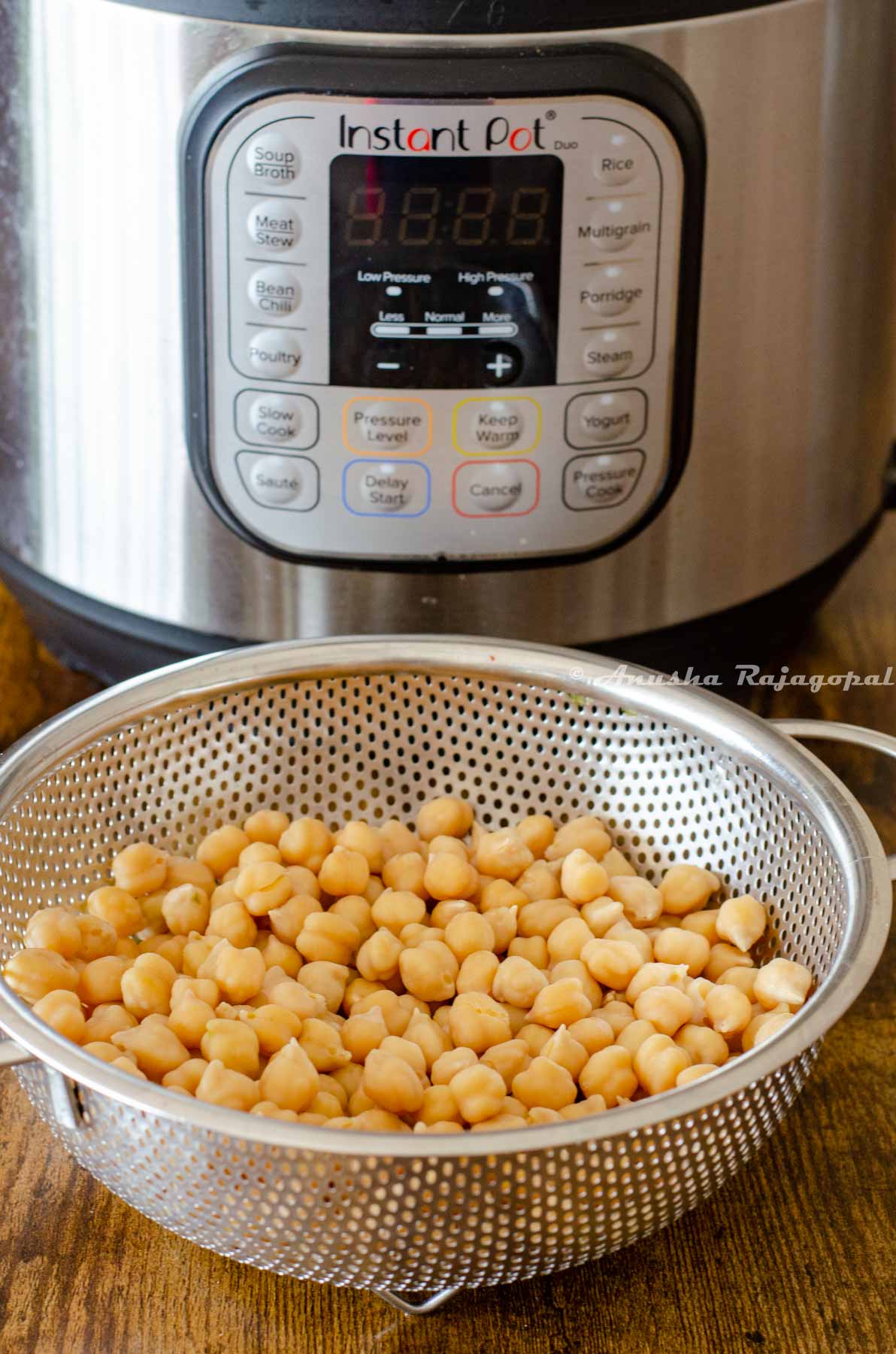chickpeas cooked in instant pot and drained in a colander