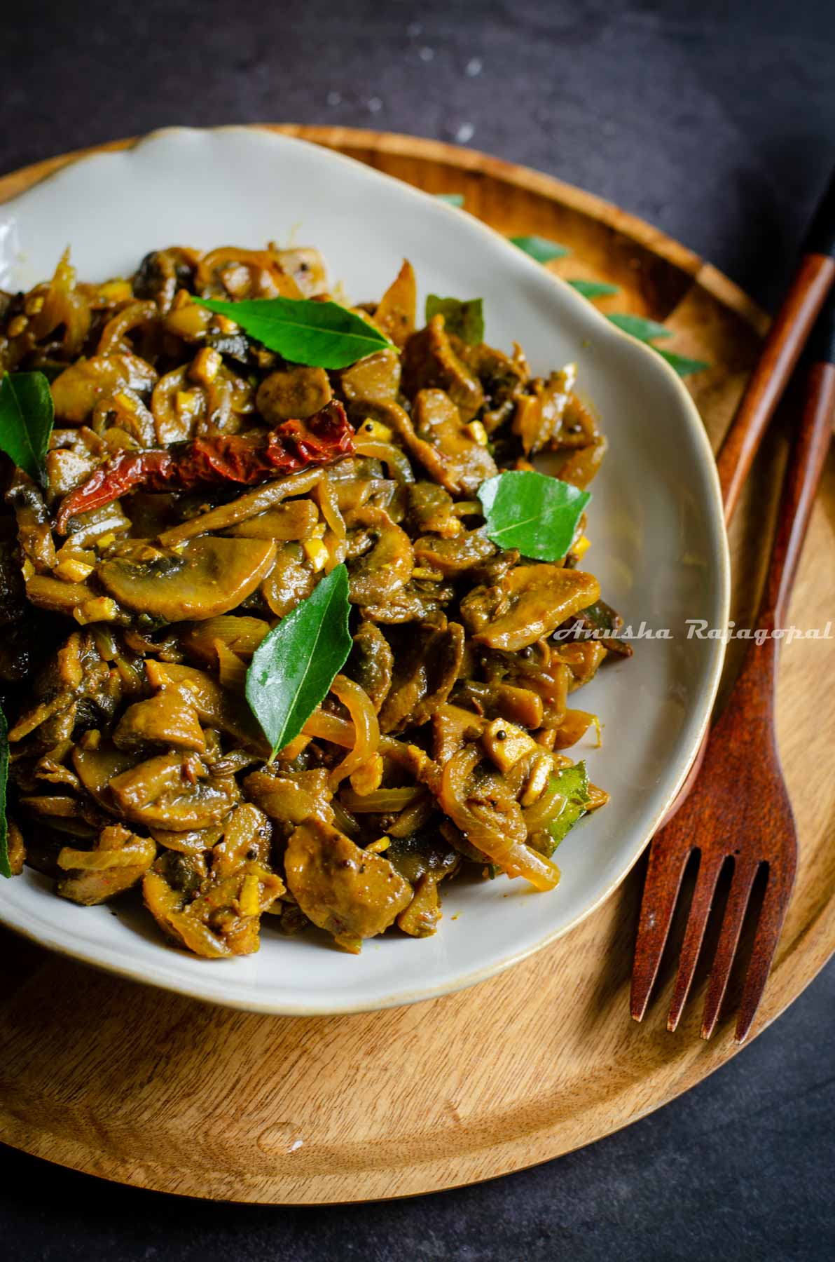 vegan-friendly-south-Indian-style-mushroom-masala