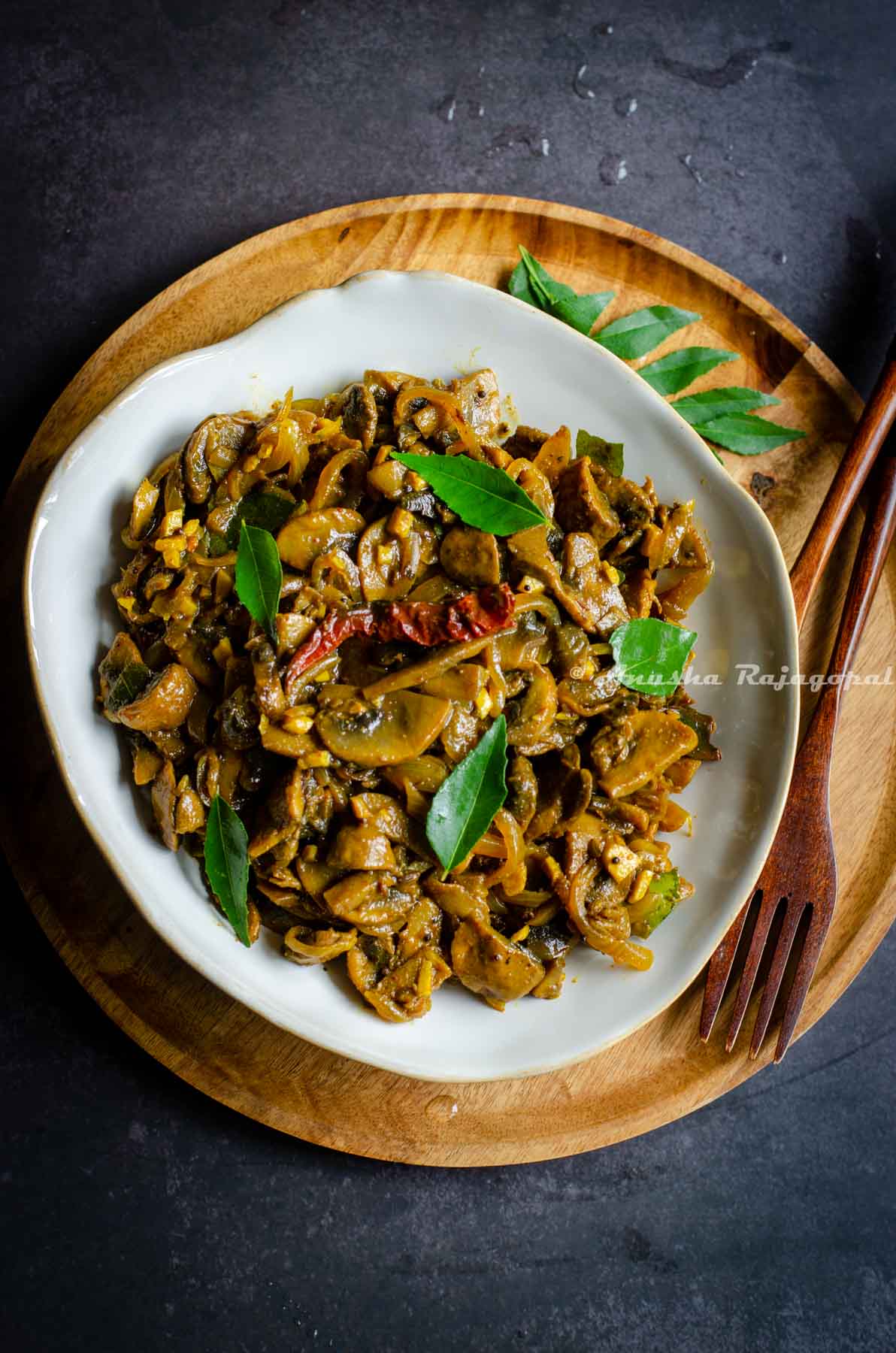 spicy-mushroom-fry-with-black-pepper