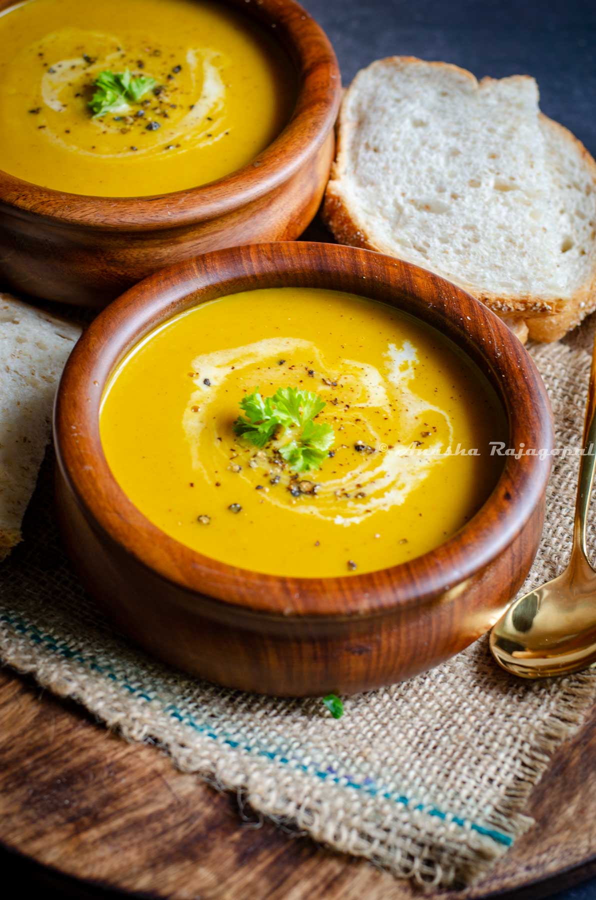 creamy-vegan-soup-with-pumpkin-apple-carrot